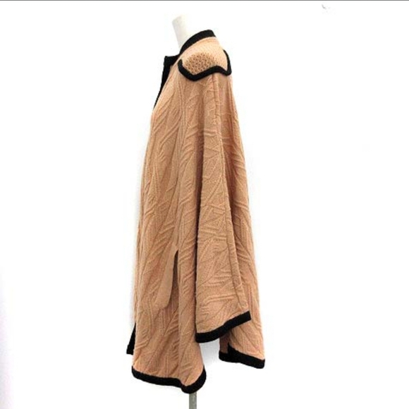 ⭐️ Marc by Marc Jacobs one size button front cape with toggle button sleeves - Picture 2 of 12